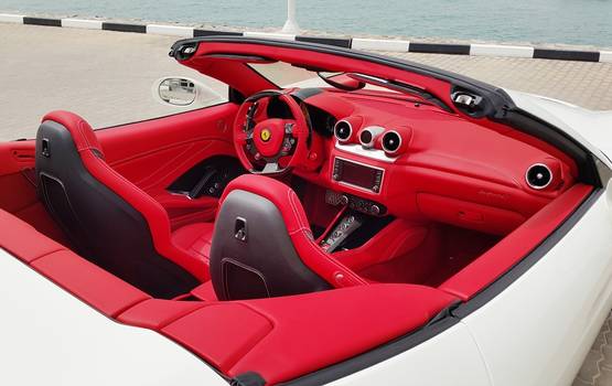 Ferrari California T rental in Dubai - CarHire24